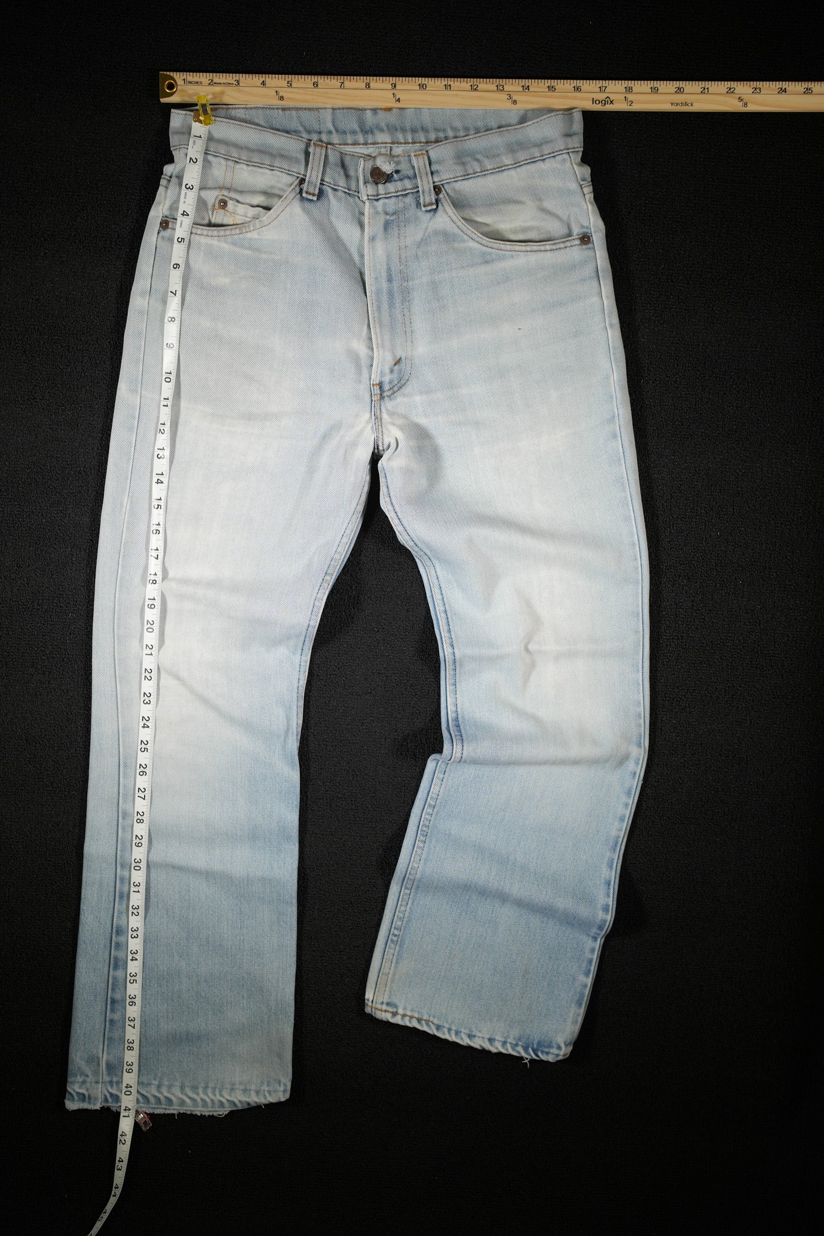 Levi’s lightwash Jean