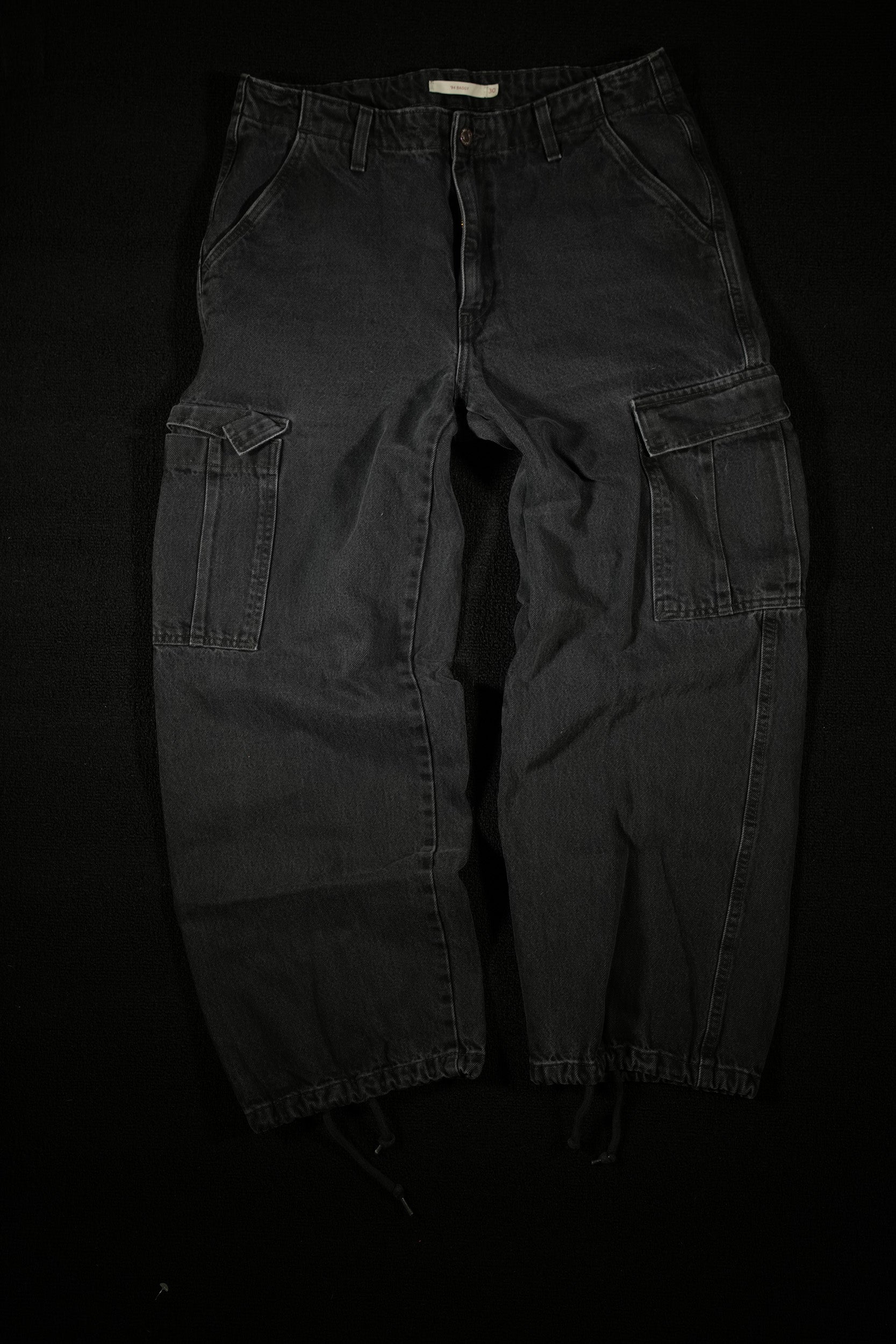 Black Levi’s Baggy Cargos